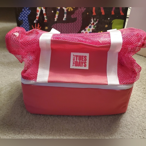 NEW T-Mobile Beach Cooler Tote Bag Insulated Mesh Drink Cold Carrier NIP - Picture 11 of 12